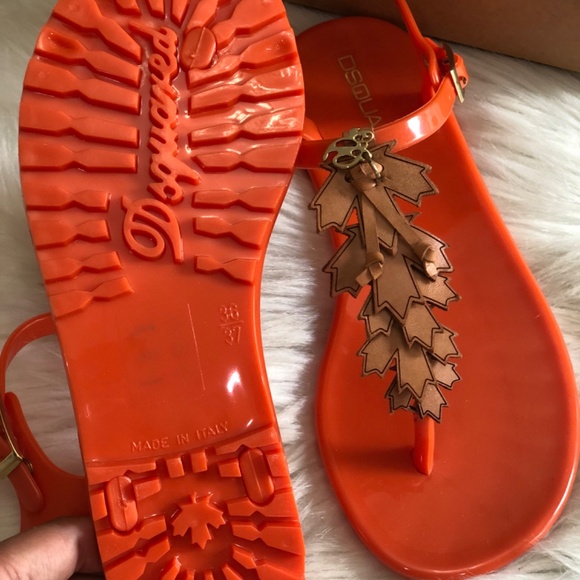 NIB DSQUARED2 JELLY THONG SANDALS SIZE 36/37 - Picture 2 of 5